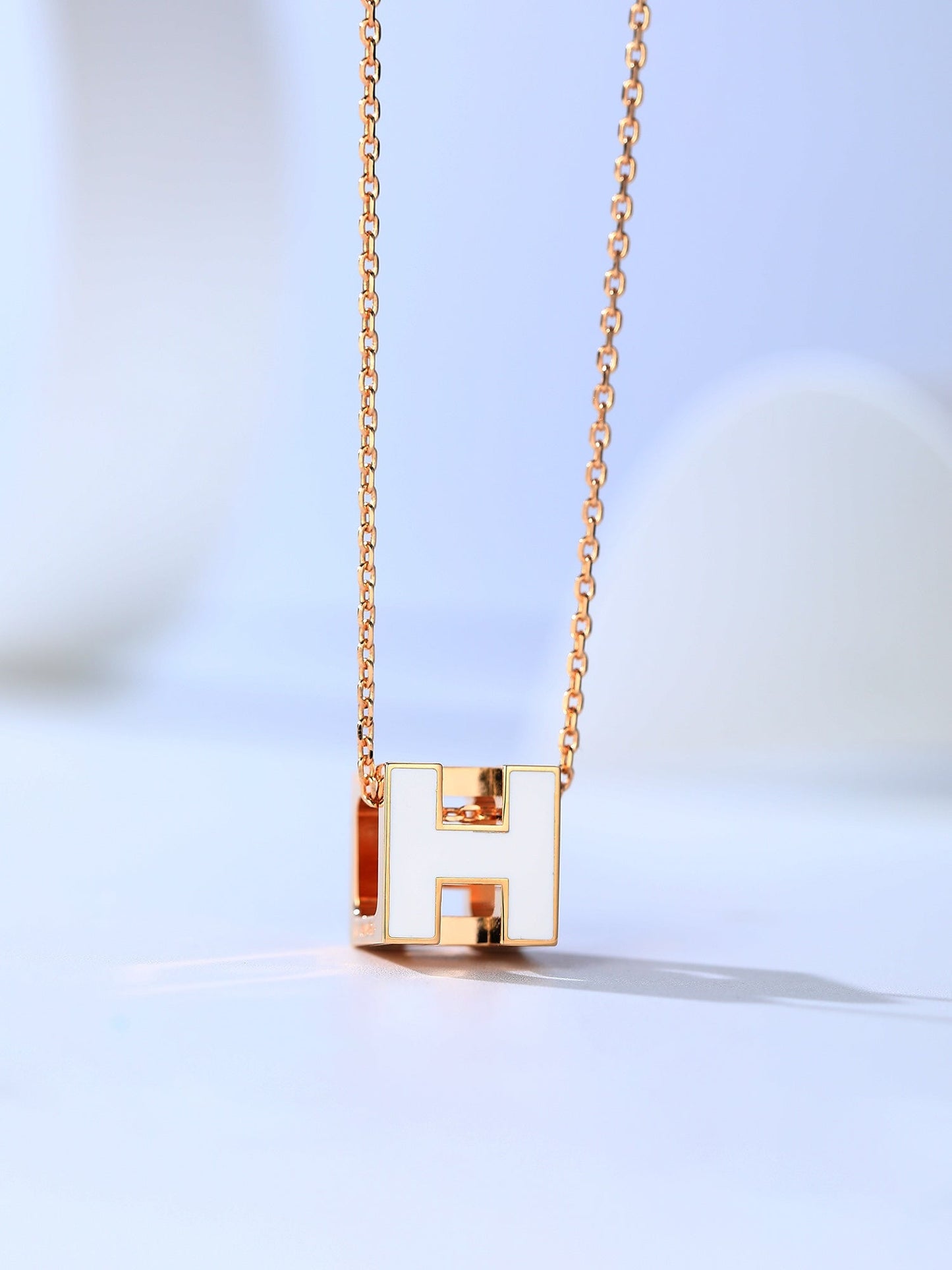 [Vicky]H CAGE PINK GOLD NECKLACE