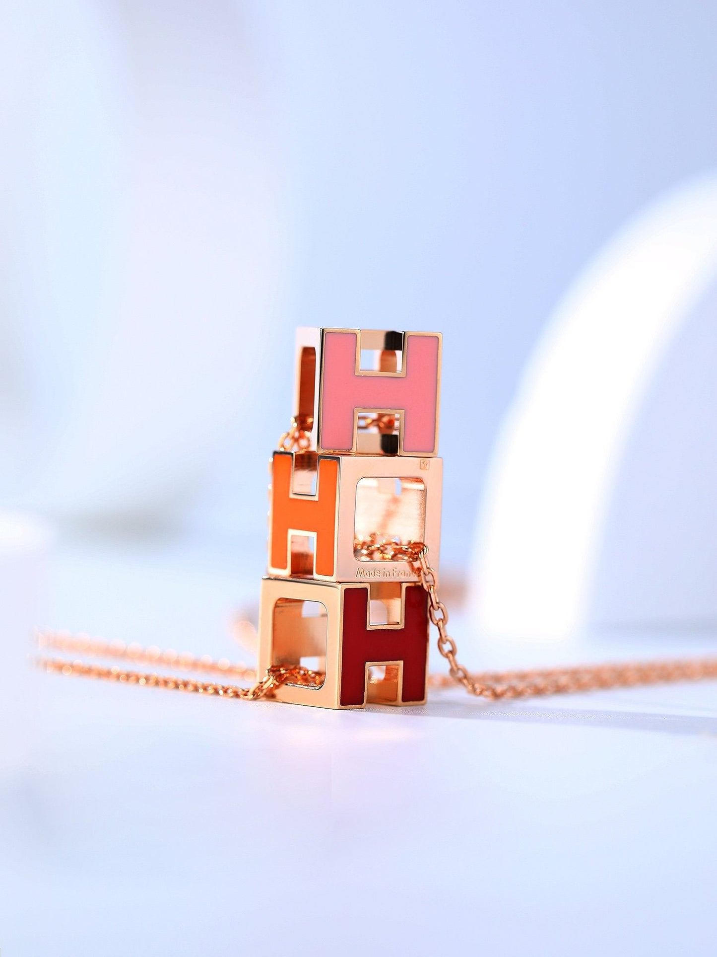 [Vicky]H CAGE PINK GOLD NECKLACE
