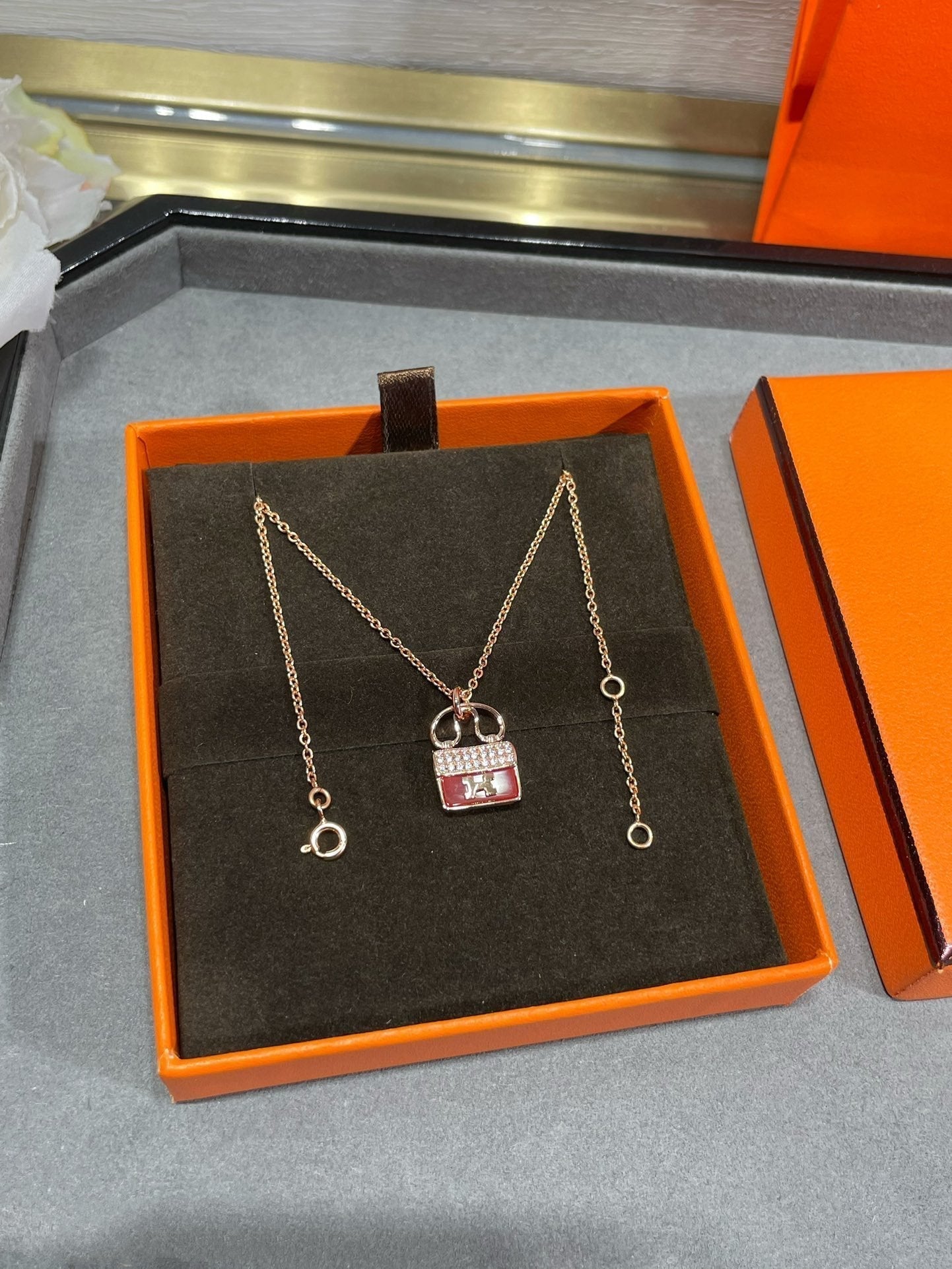 [Vicky]H CIRCE MOISSANITE PENDANT NECKLACE GOLD
