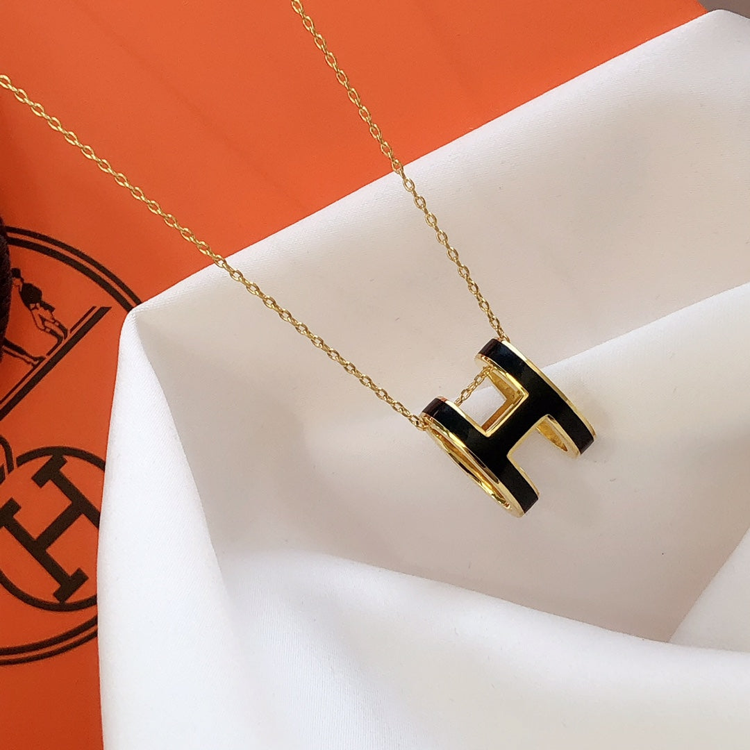 [Vicky]HM CLIC BLACK ENAMEL GOLD NECKLACE