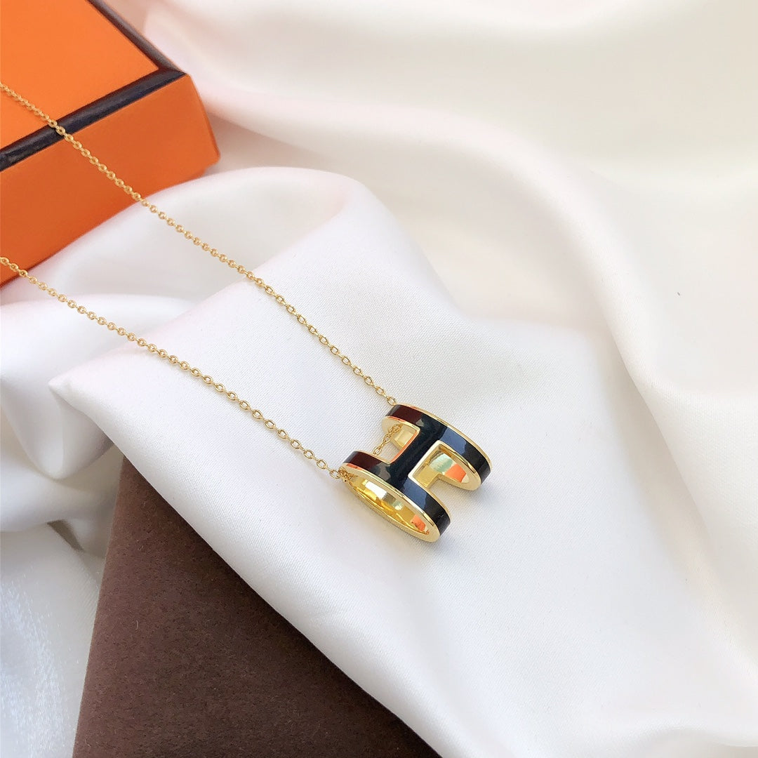 [Vicky]HM CLIC BLACK ENAMEL GOLD NECKLACE